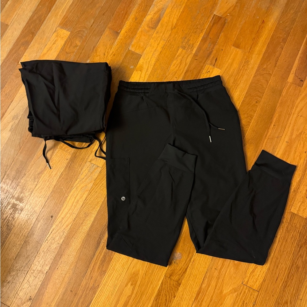 FOUR (4) Pairs Barco Boost Scrub Joggers Small Women’s Great Condition
